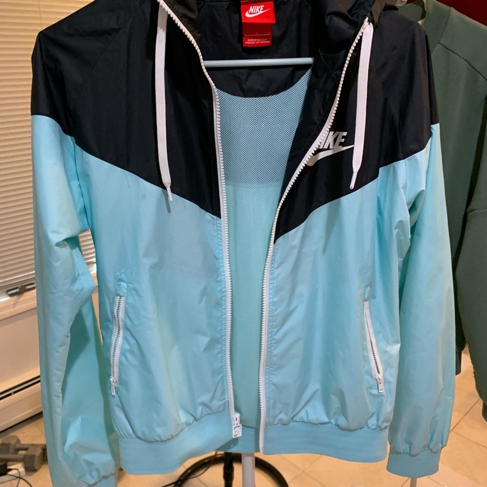 Nike windbreaker jacket
